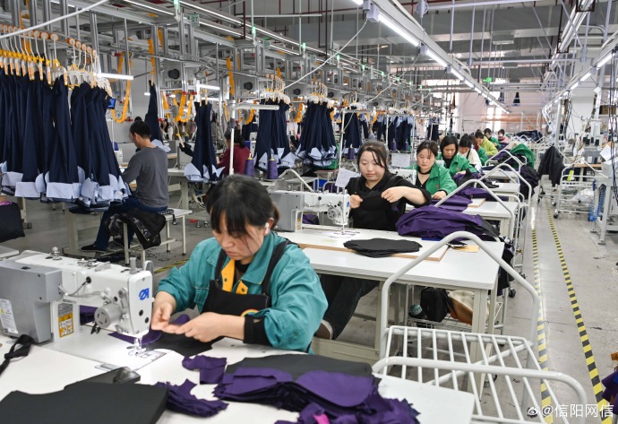 天生服裝:智能制造鑄就服裝企業(yè)新標(biāo)桿_盱眙_項(xiàng)目_生產(chǎn)線